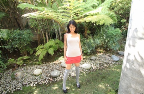 Mature Asian MILF Pics