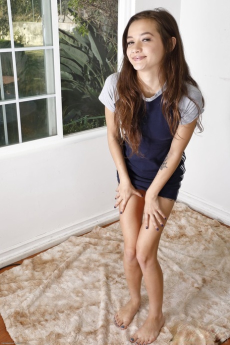 Petite Asian Pics