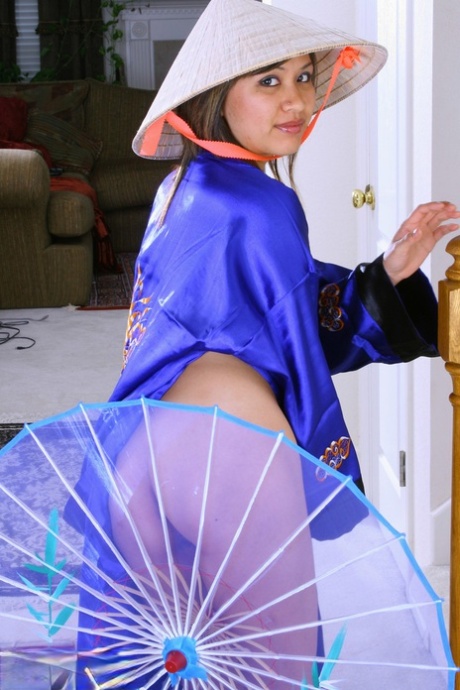 ATK Exotics performed by Tari Nude Photos