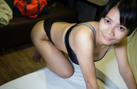 Asian babe with a big booty Daisy gives a blowjob before & after sex