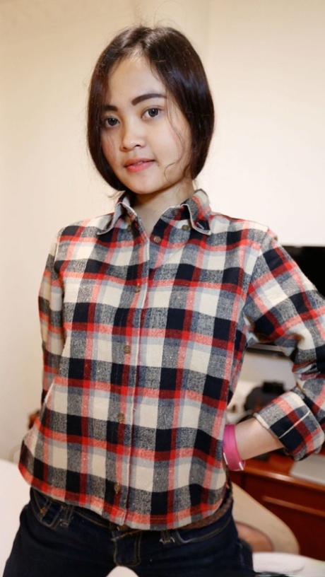Petite Asian Pics